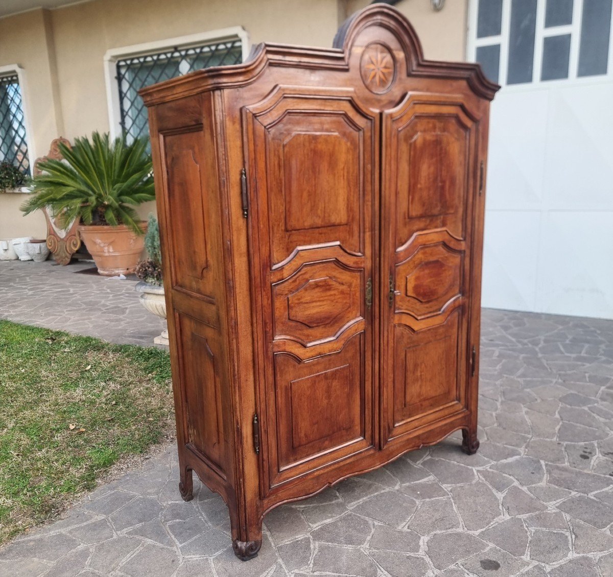 Armoire en chêne du XVIIIe siècle Occitaine