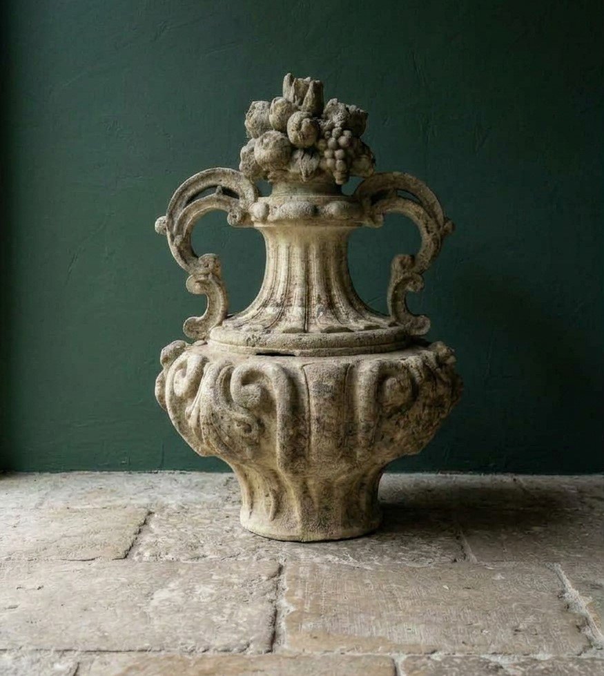 Paire de vases en pierre de Vicence du XIXe siècle provenant d'un palais vénitien-photo-1