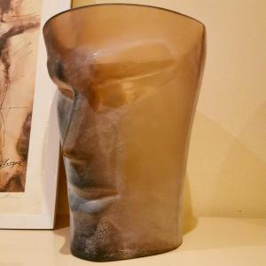 The Refined Venetian Glass Vase With Satin Finish And Man's Face