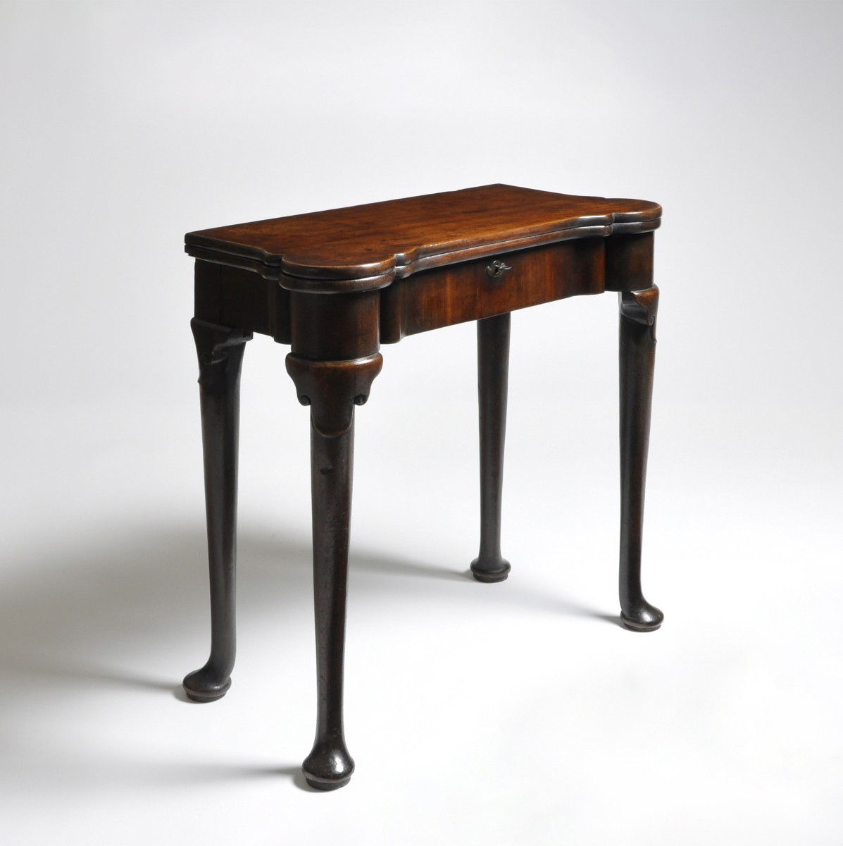Une table à thé en acajou d'époque George II-photo-3