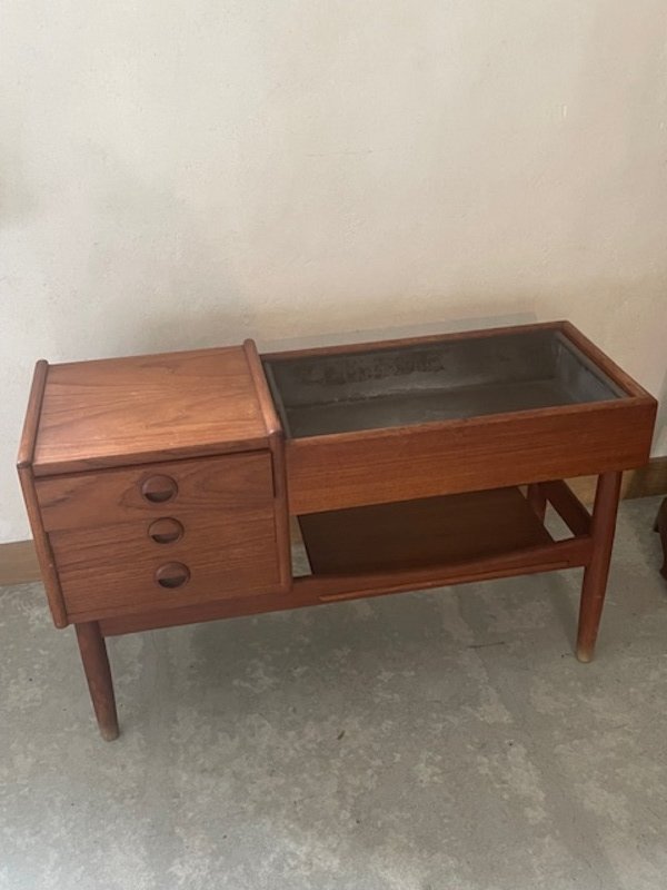 Console Planter