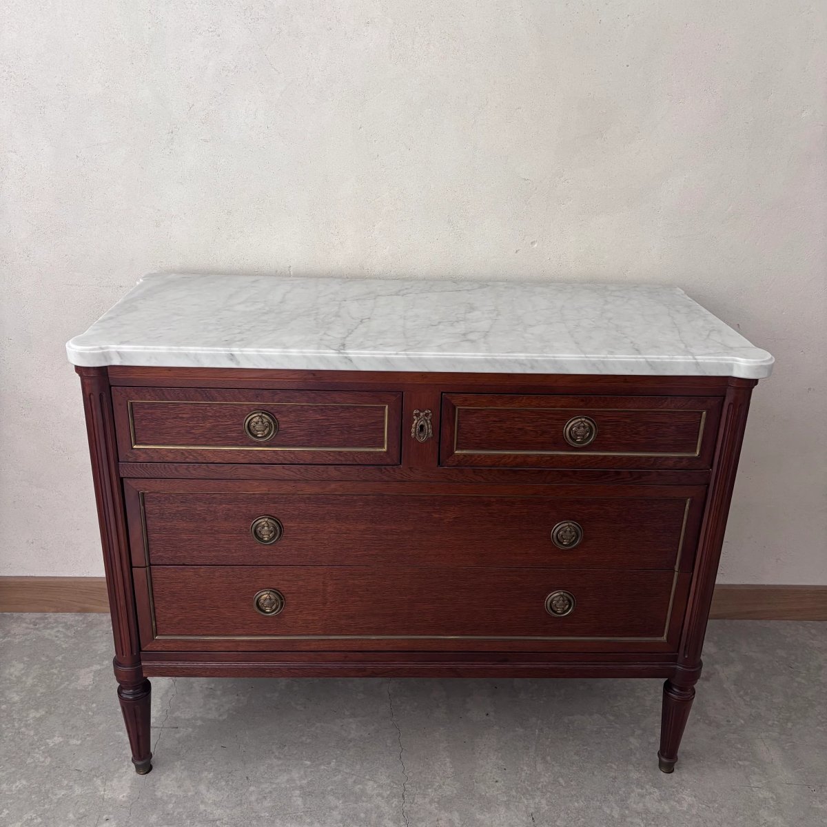 Commode acajou dessus marbre