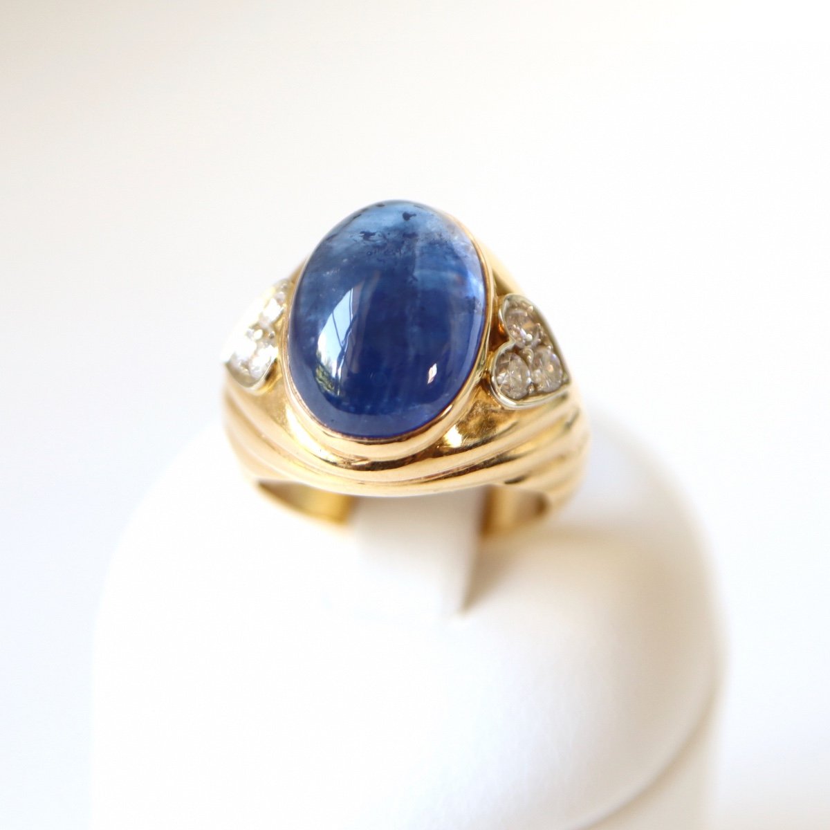 Repossi Bague En Or Jaune 18 Kt Godronnée Sertissant Un Important Saphir Cabochon 9,8 Kt-photo-5