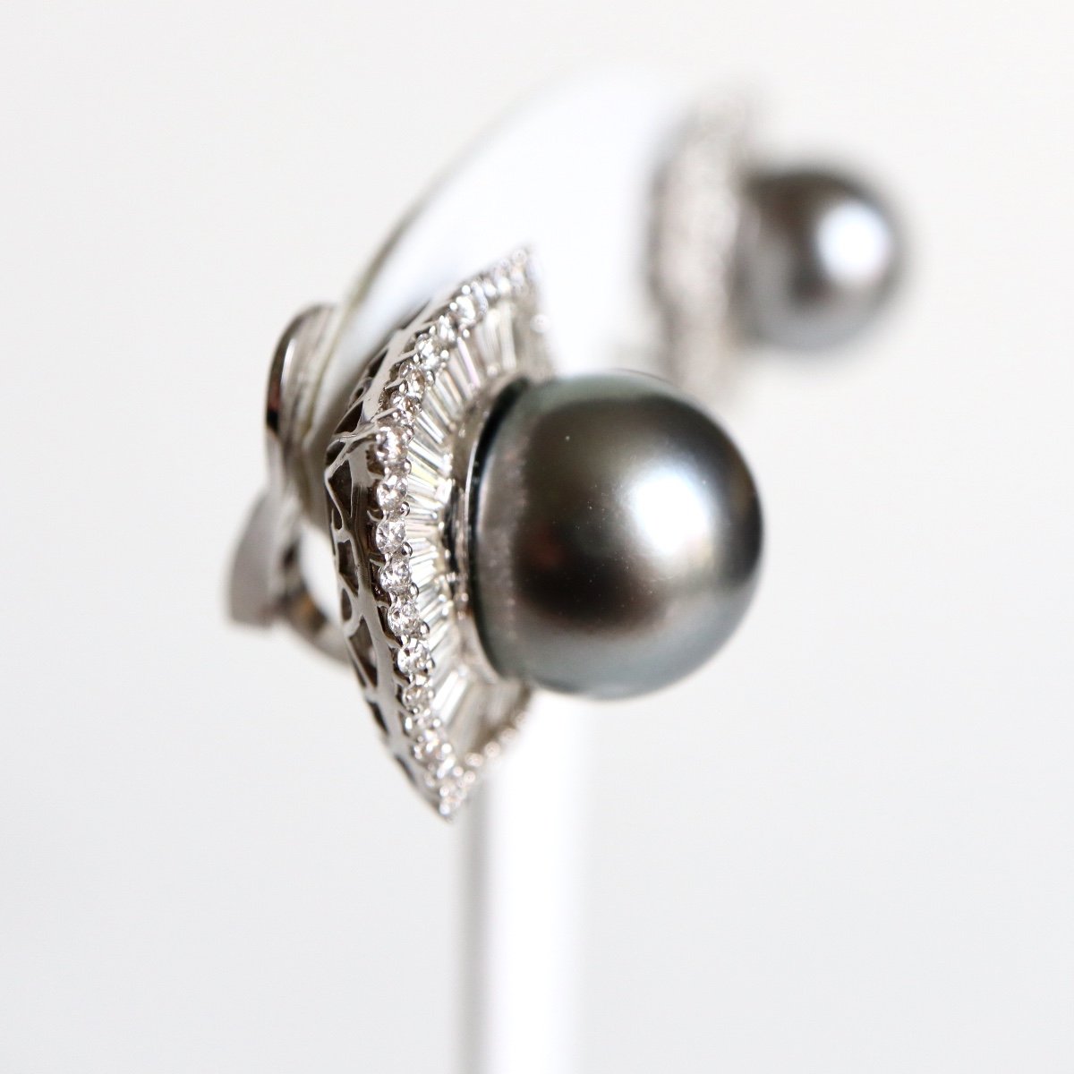 Clips d'Oreilles Perles Grises Diamants Or Blanc 18 Carats-photo-3