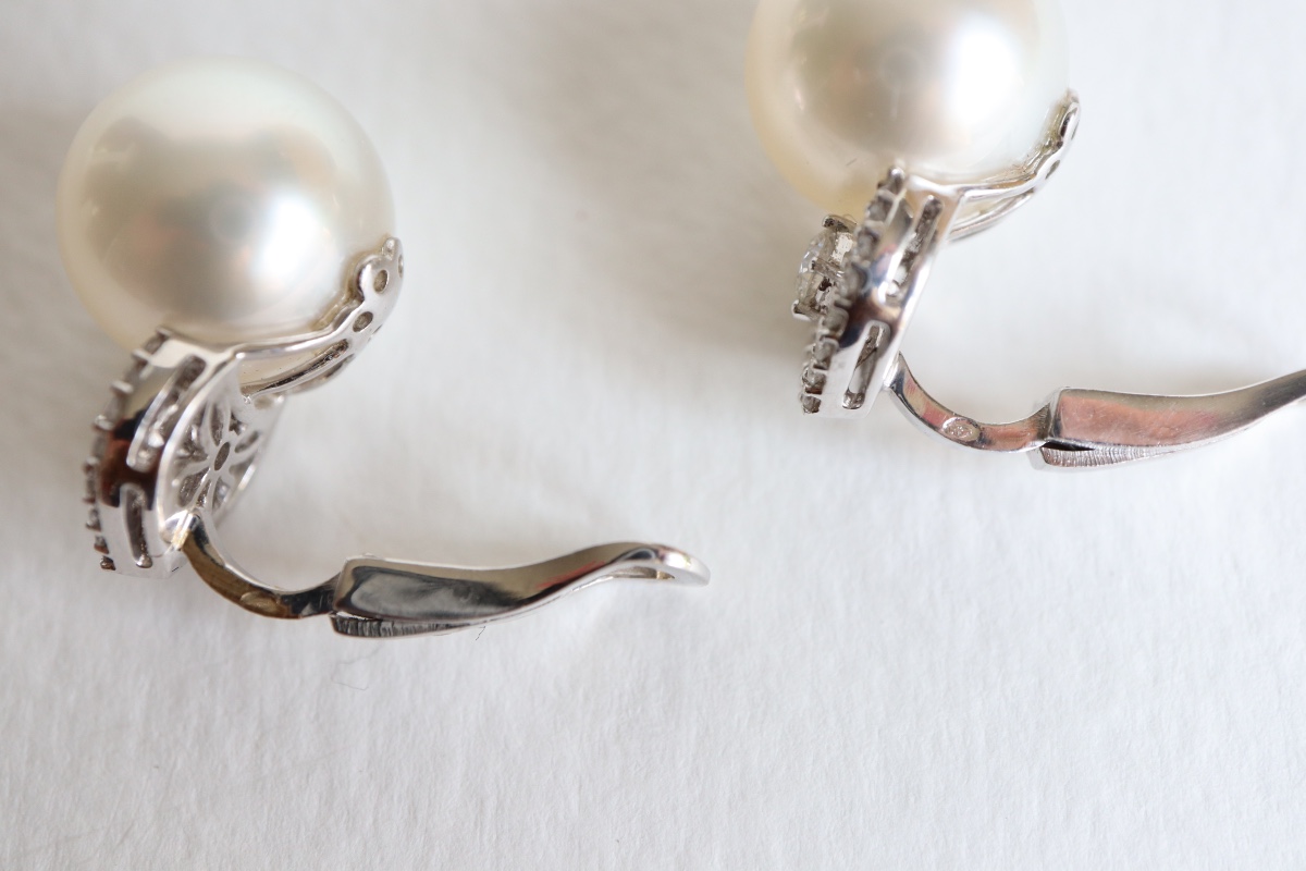 White Gold And Diamond Pearl Clip-on Earrings-photo-3