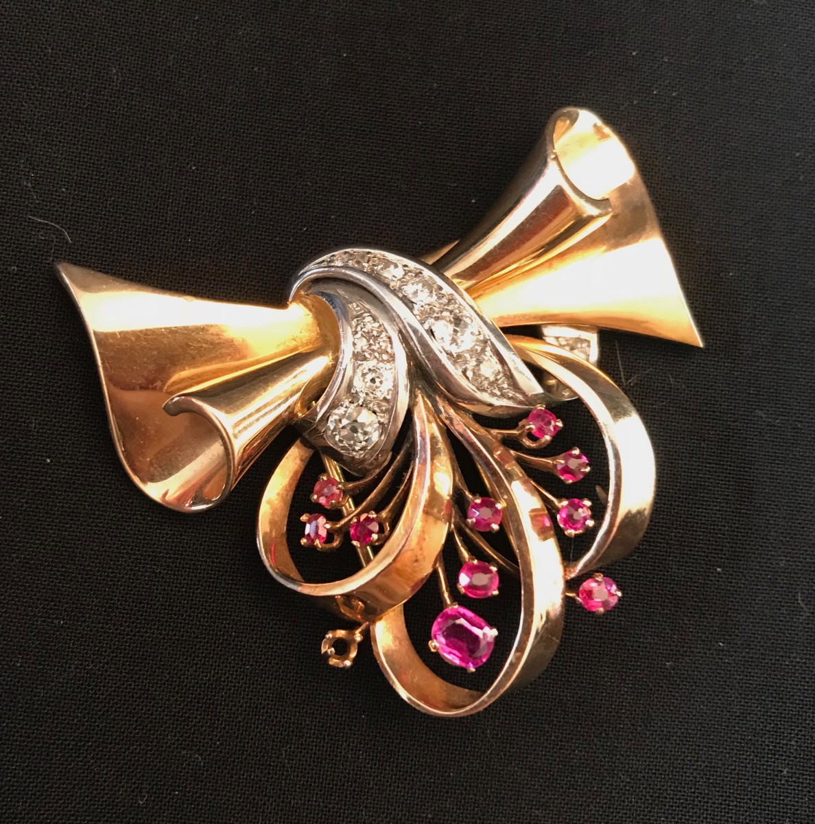 1940s Brooch In 18-kt Yellow Gold With Rubies And Diamonds