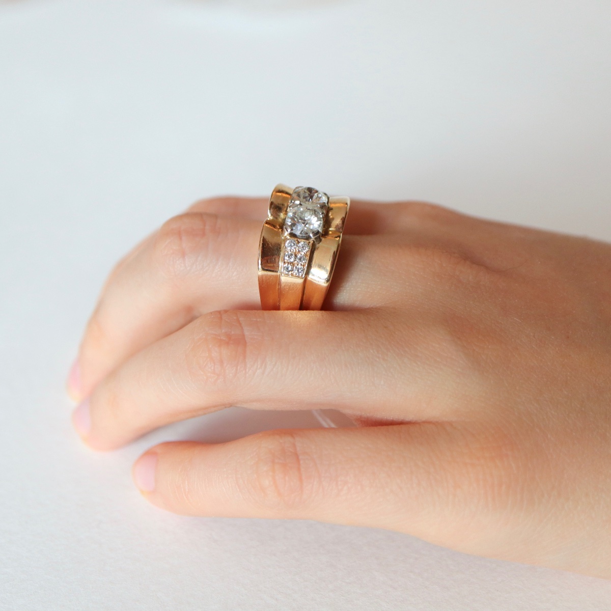1940 Yellow Gold Signet Ring 18 Carats Model Tank Two Diamonds-photo-1