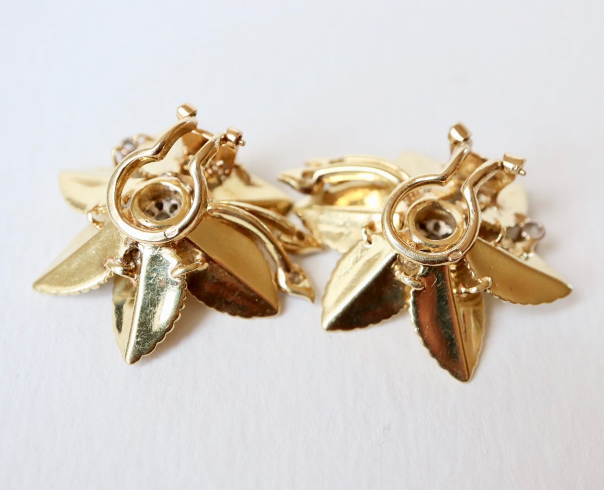 Flower Clip Earrings In 18 Kt Yellow Gold And Diamonds-photo-2