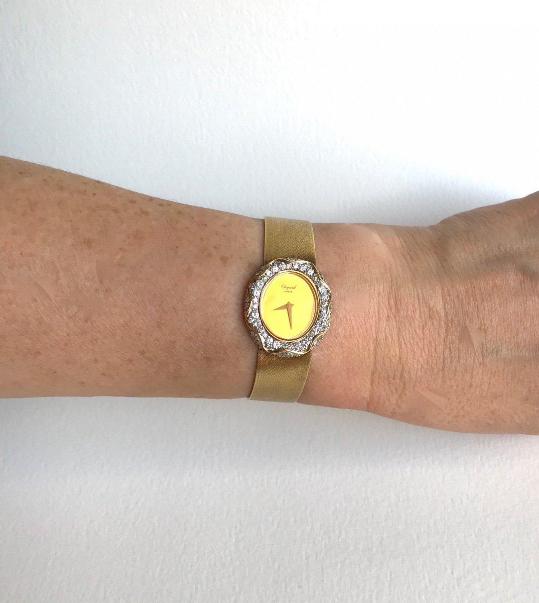 Chopard 1960 Watch In 18k Yellow Gold And Diamonds-photo-3