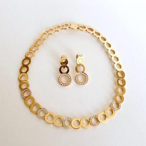 O.j. Perrin Parure  Collier Et  Paire De Boucles D’oreilles En Or Jaune Et Diamants