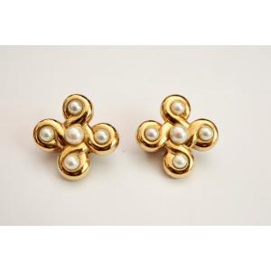 CHANEL clips d'oreilles Perles