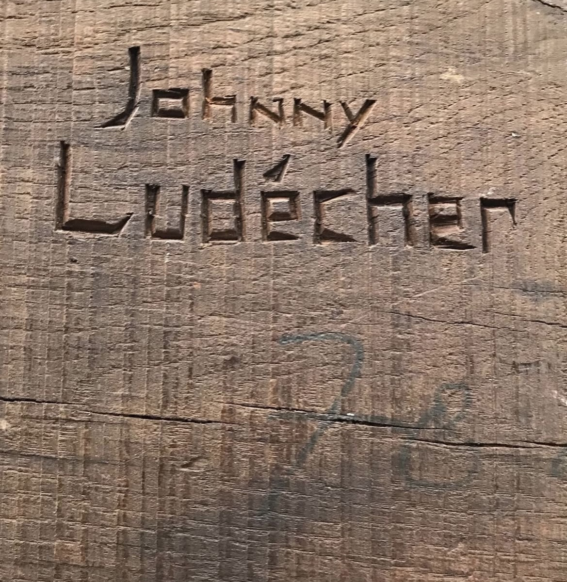 Johnny Ludécher, Carved Oak Panel, Dated 78-photo-2