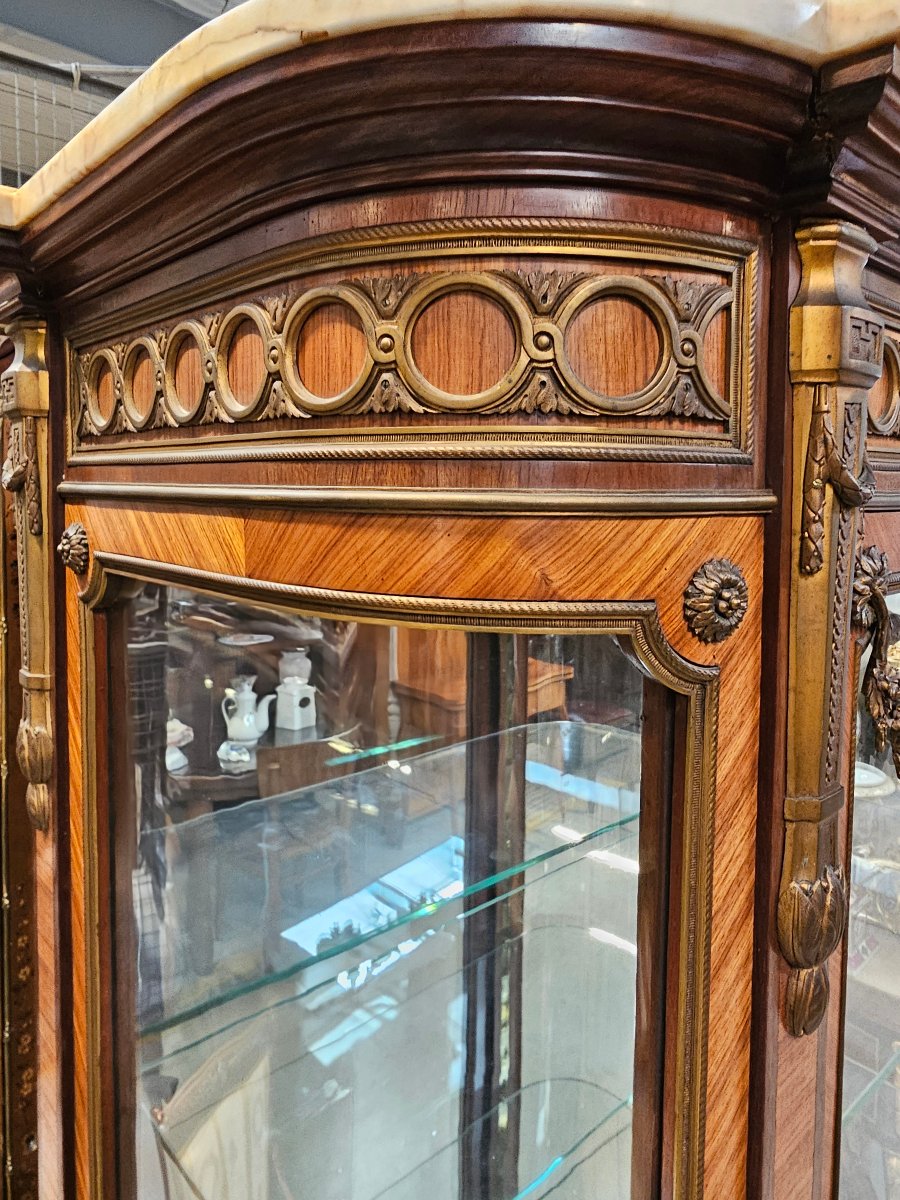 Louis XV-style Display Cabinets-photo-2
