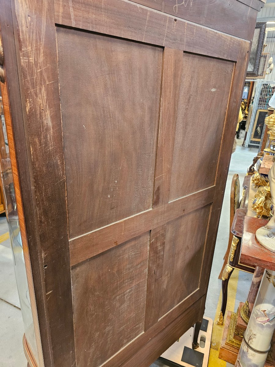 Louis XV-style Display Cabinets-photo-2