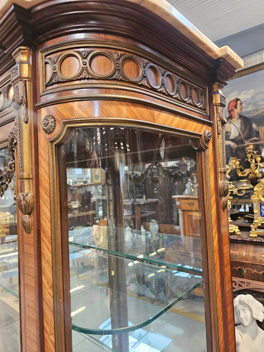 Louis XV-style Display Cabinets-photo-4