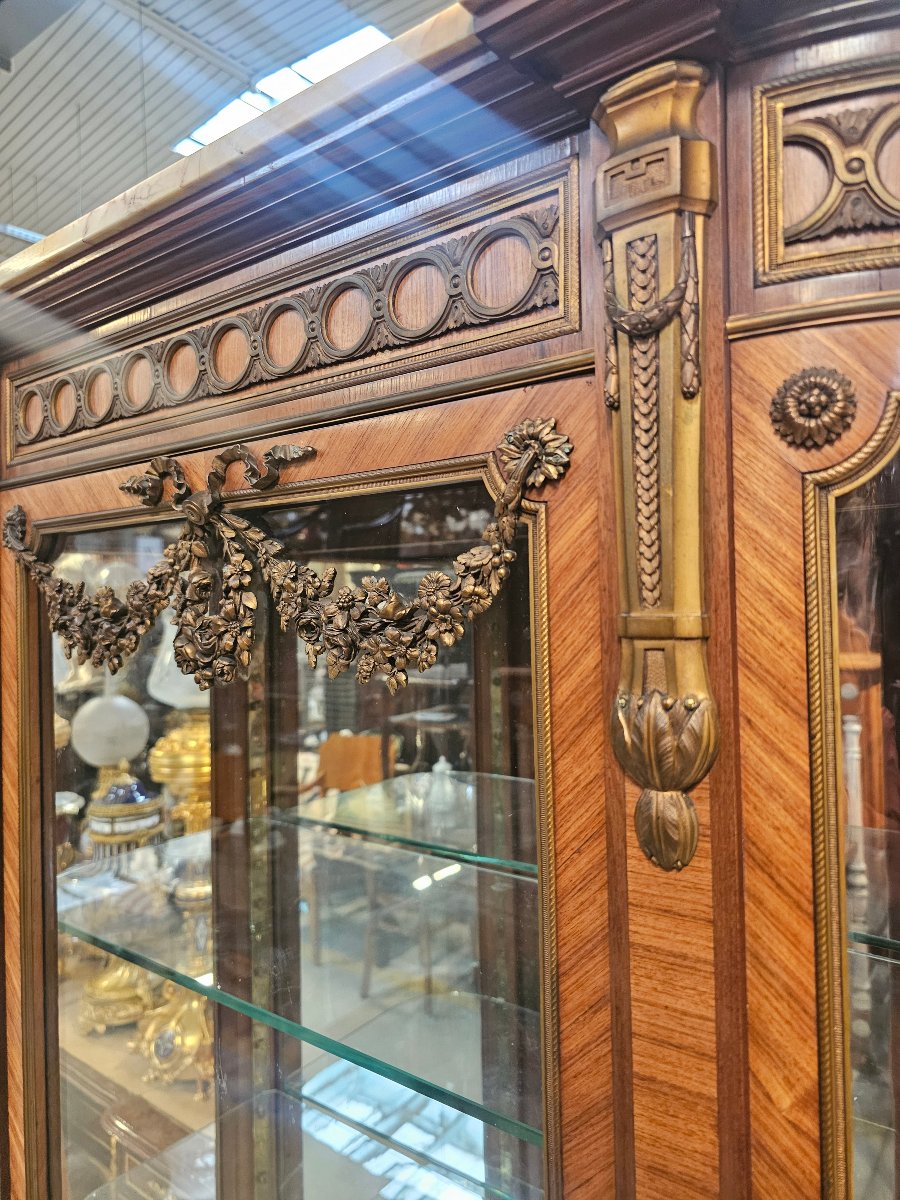 Louis XV-style Display Cabinets-photo-8