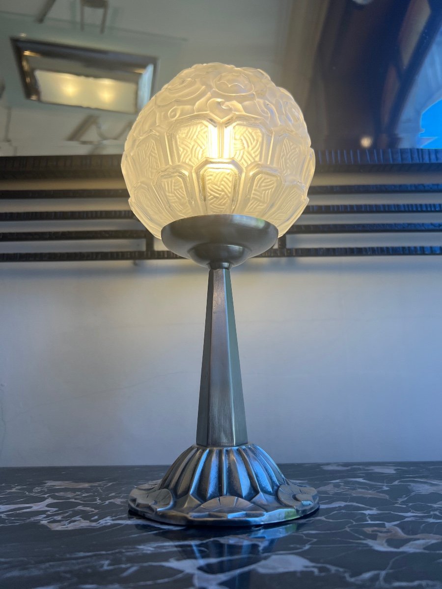 Lampe  Art Déco « Boule » Avec Pied Bronze Et Métal Nickelé ( France )   ( Art Deco 1930 ) -photo-3