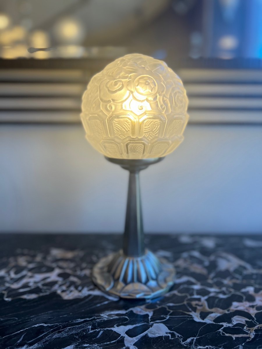 Lampe  Art Déco « Boule » Avec Pied Bronze Et Métal Nickelé ( France )   ( Art Deco 1930 ) -photo-1