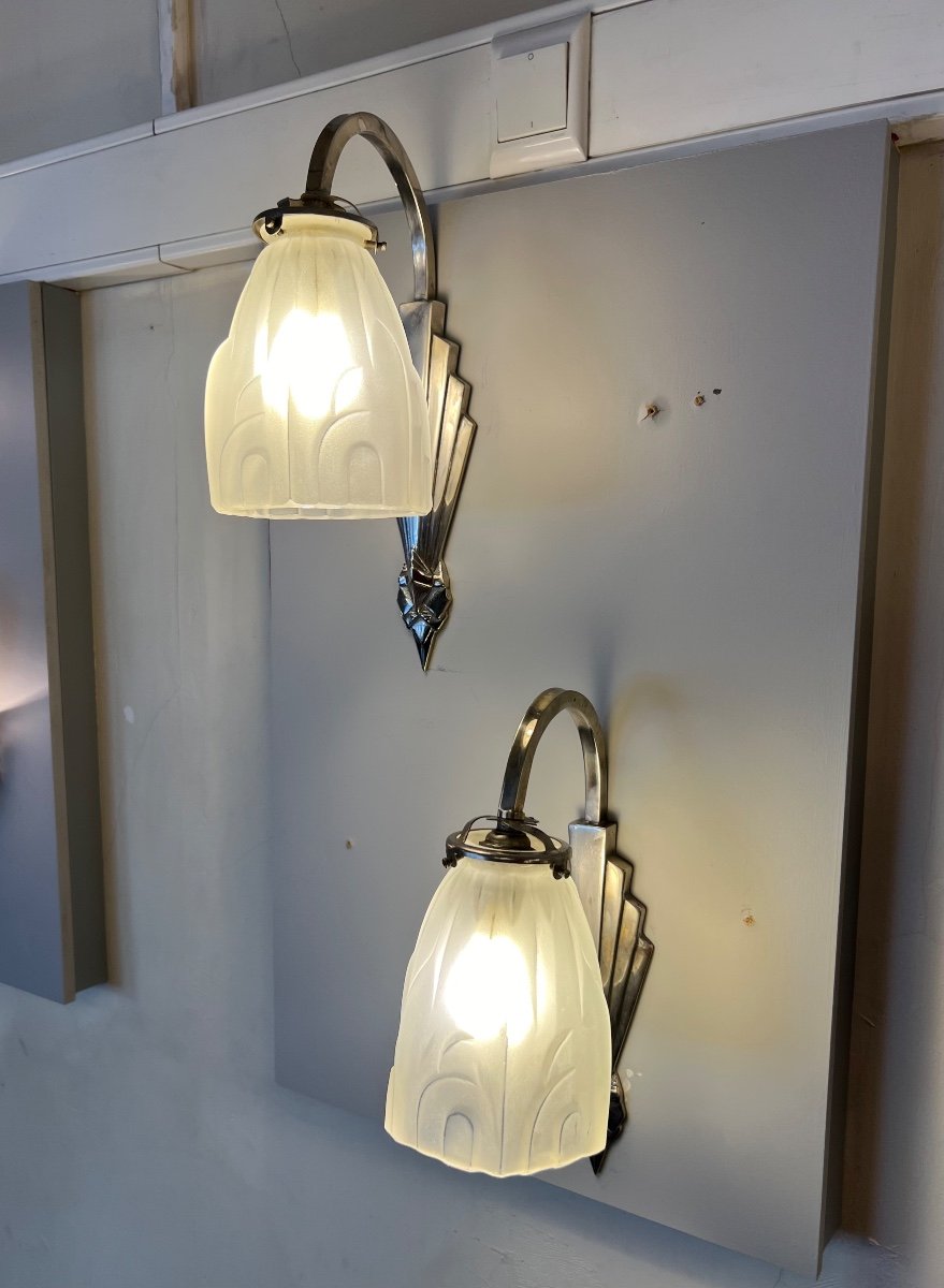 Pair Of Art Deco Degué Wall Lights In Nickel-plated Bronze And Pressed Glass (art Deco Wall Lamp 1930) -photo-2