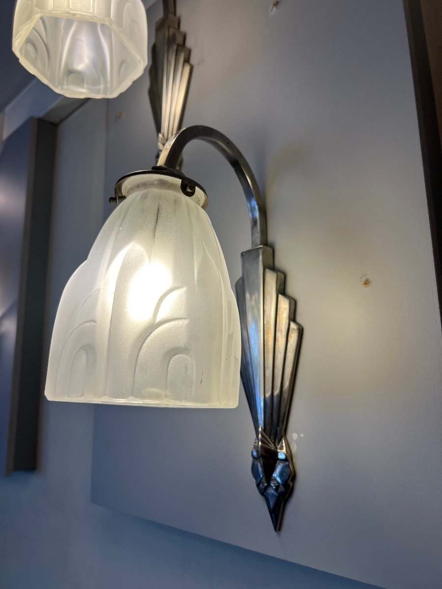 Pair Of Art Deco Degué Wall Lights In Nickel-plated Bronze And Pressed Glass (art Deco Wall Lamp 1930) -photo-2