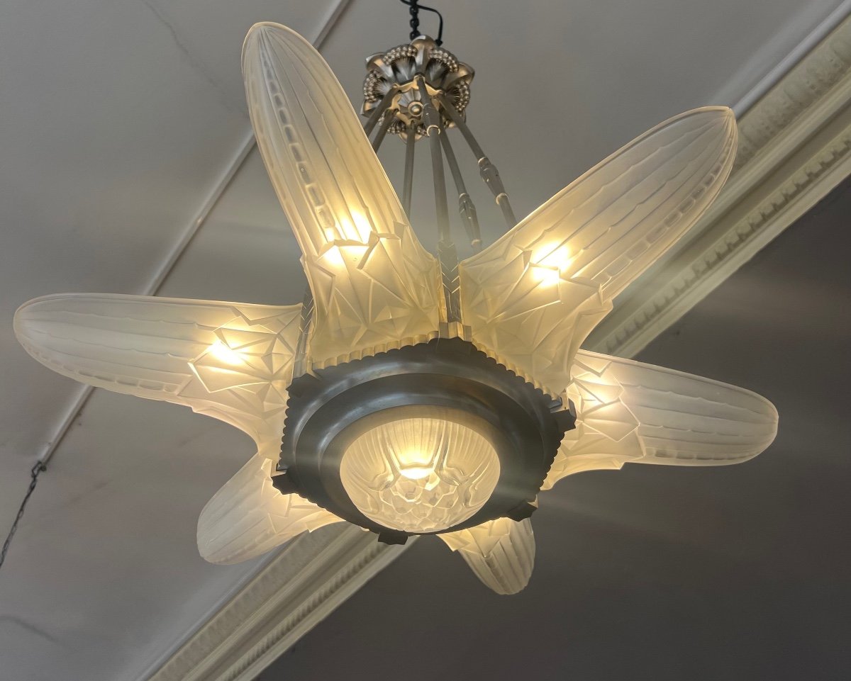 Splendid Art Deco Val Saint Lambert “star” Chandelier With 6 Arms (art Deco Chandeliers 1930) -photo-1