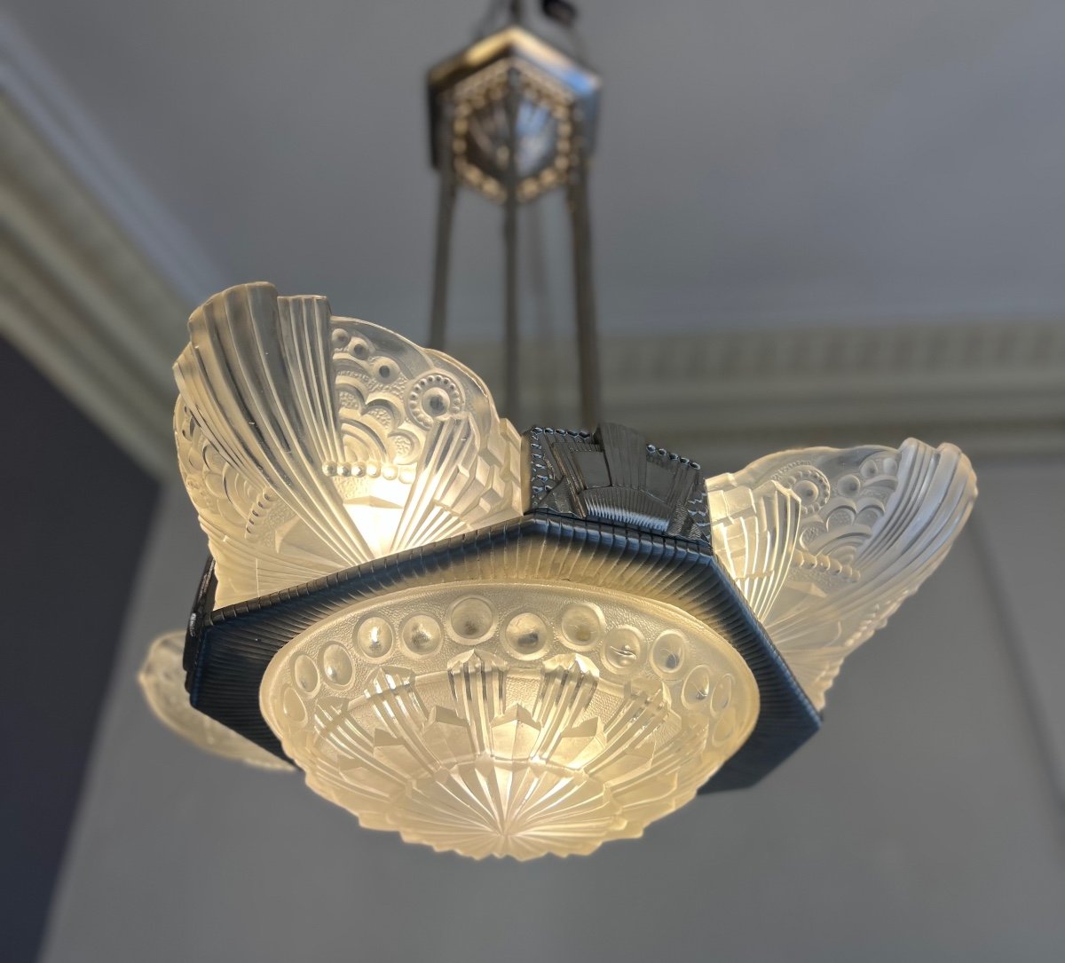Magnificent Art Deco Georges Leleu Chandelier With 4 Cups And A Basin (art Deco Chandelier 1930) -photo-4