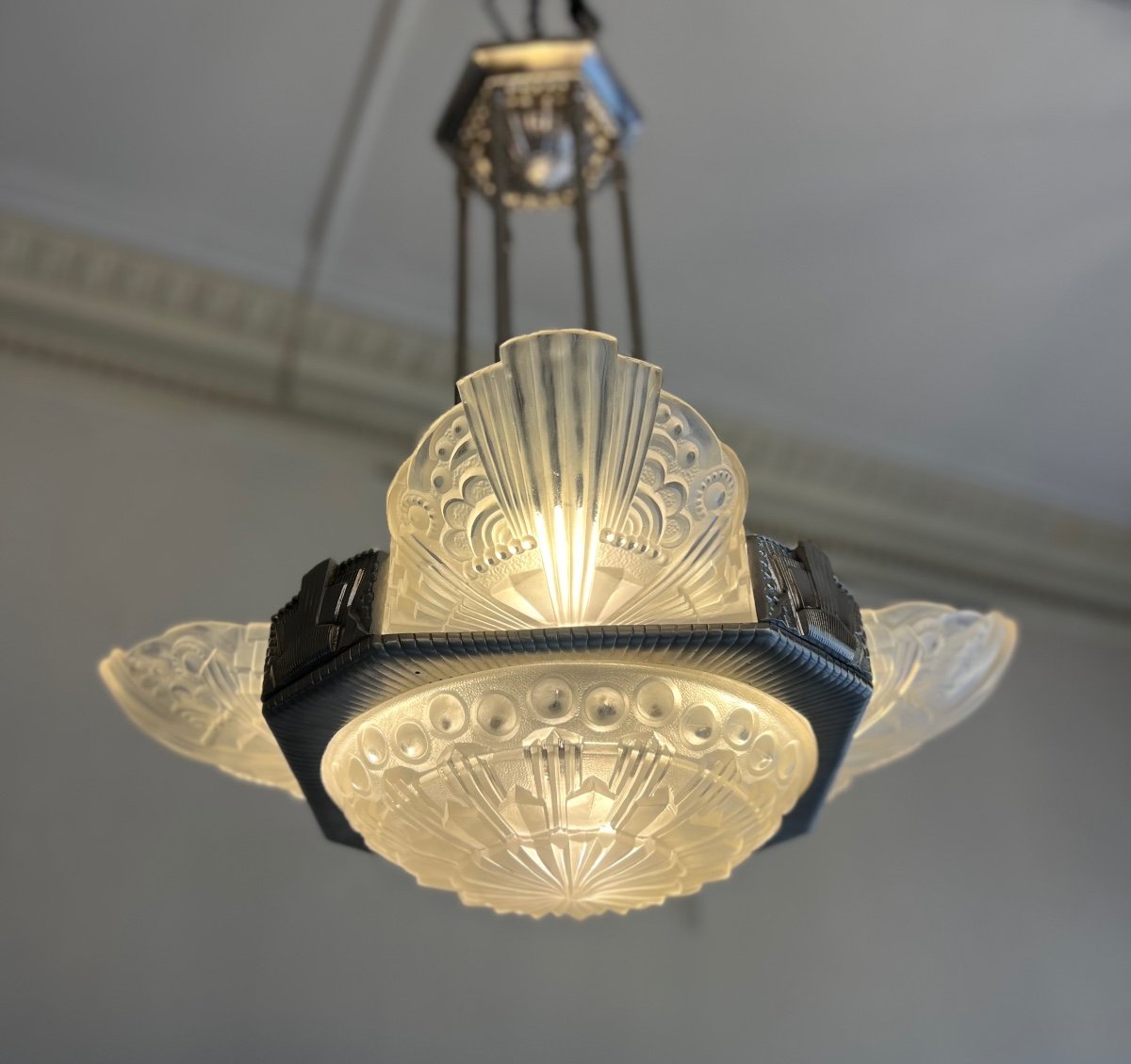 Magnificent Art Deco Georges Leleu Chandelier With 4 Cups And A Basin (art Deco Chandelier 1930) -photo-1