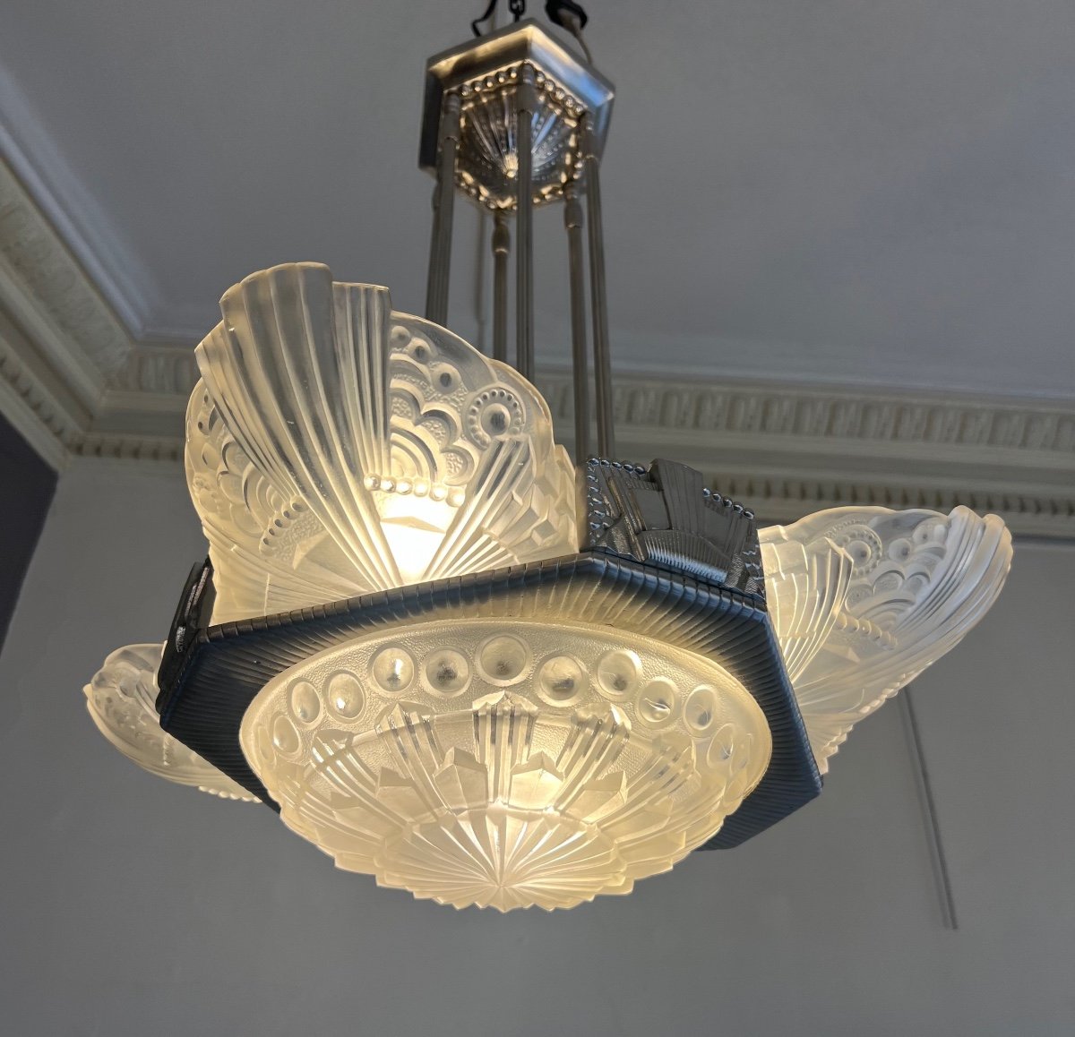 Magnificent Art Deco Georges Leleu Chandelier With 4 Cups And A Basin (art Deco Chandelier 1930)