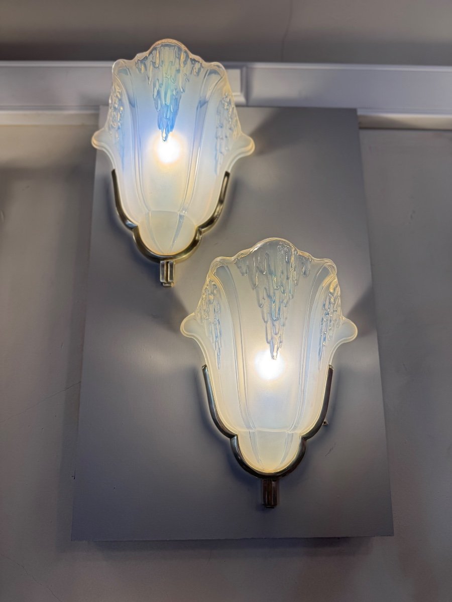 Pair Of Art Deco Wall Lights H. Petitot Signed / In Opalescent Glass And Bronze (art Deco 1930 -photo-2
