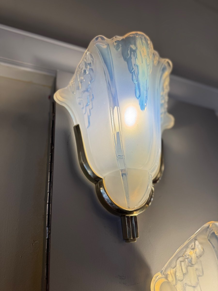 Pair Of Art Deco Wall Lights H. Petitot Signed / In Opalescent Glass And Bronze (art Deco 1930 -photo-2