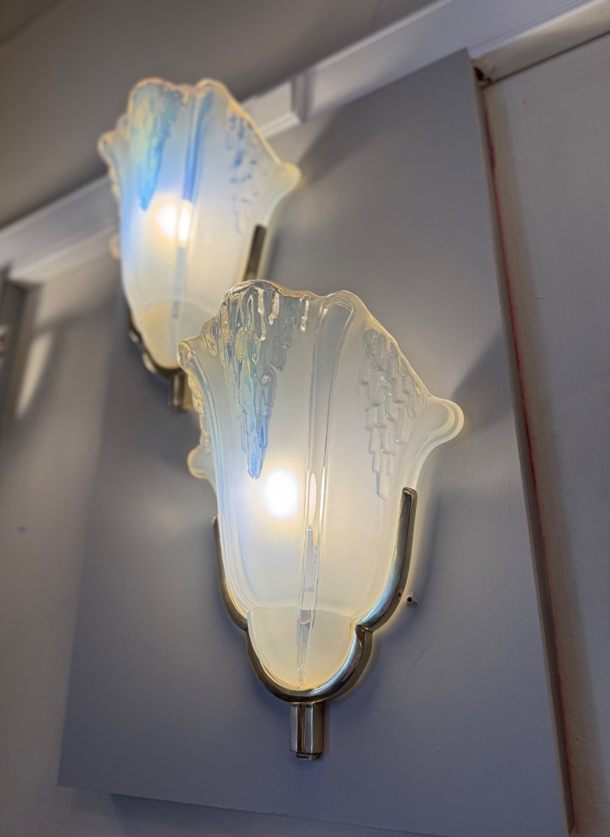 Pair Of Art Deco Wall Lights H. Petitot Signed / In Opalescent Glass And Bronze (art Deco 1930 