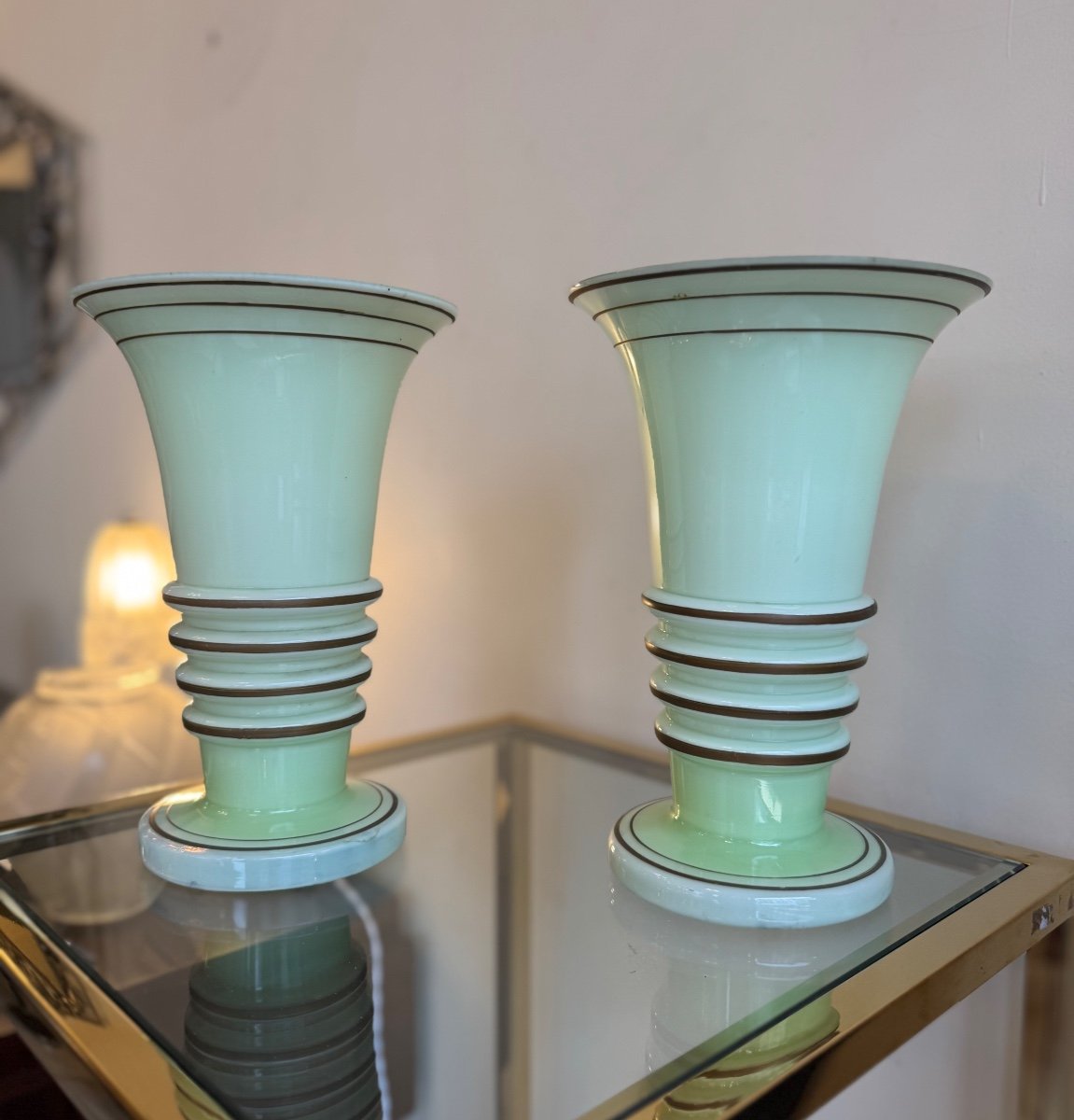 Paire De Vases Art Déco En Opaline Vert pastel Et Liserés Dorés ( Vase Art Deco 1930 ) -photo-3