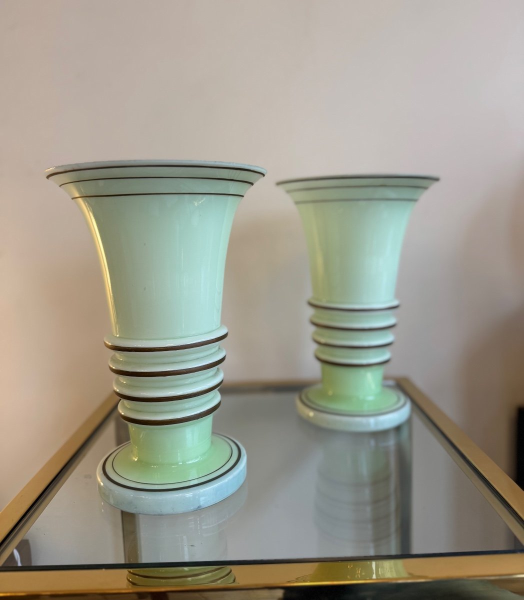 Paire De Vases Art Déco En Opaline Vert pastel Et Liserés Dorés ( Vase Art Deco 1930 ) 