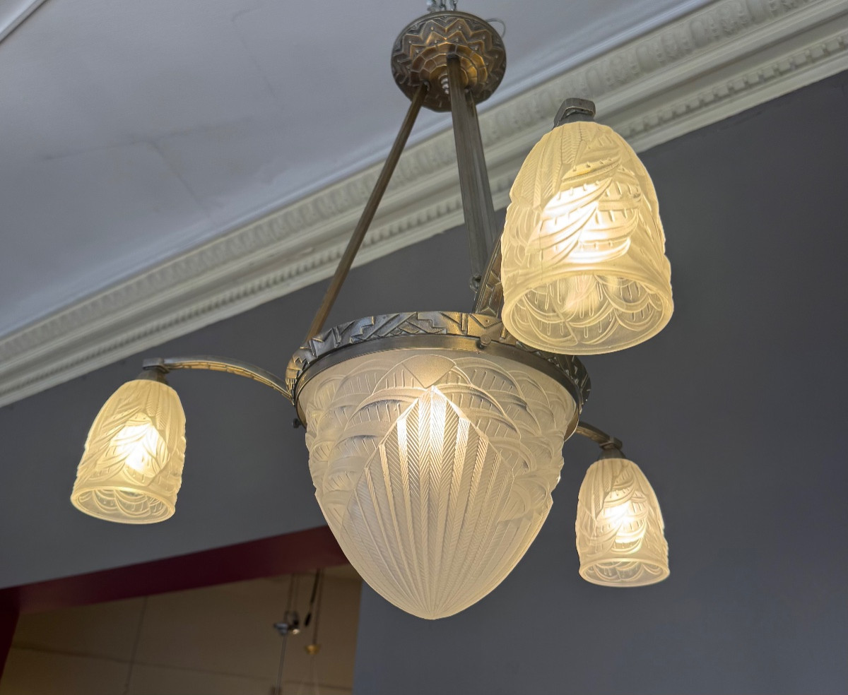 Art Deco Chandelier Signed Schneider France 403 With Three Tulips And A Shell (art Deco Chandeliers 1930 -photo-1
