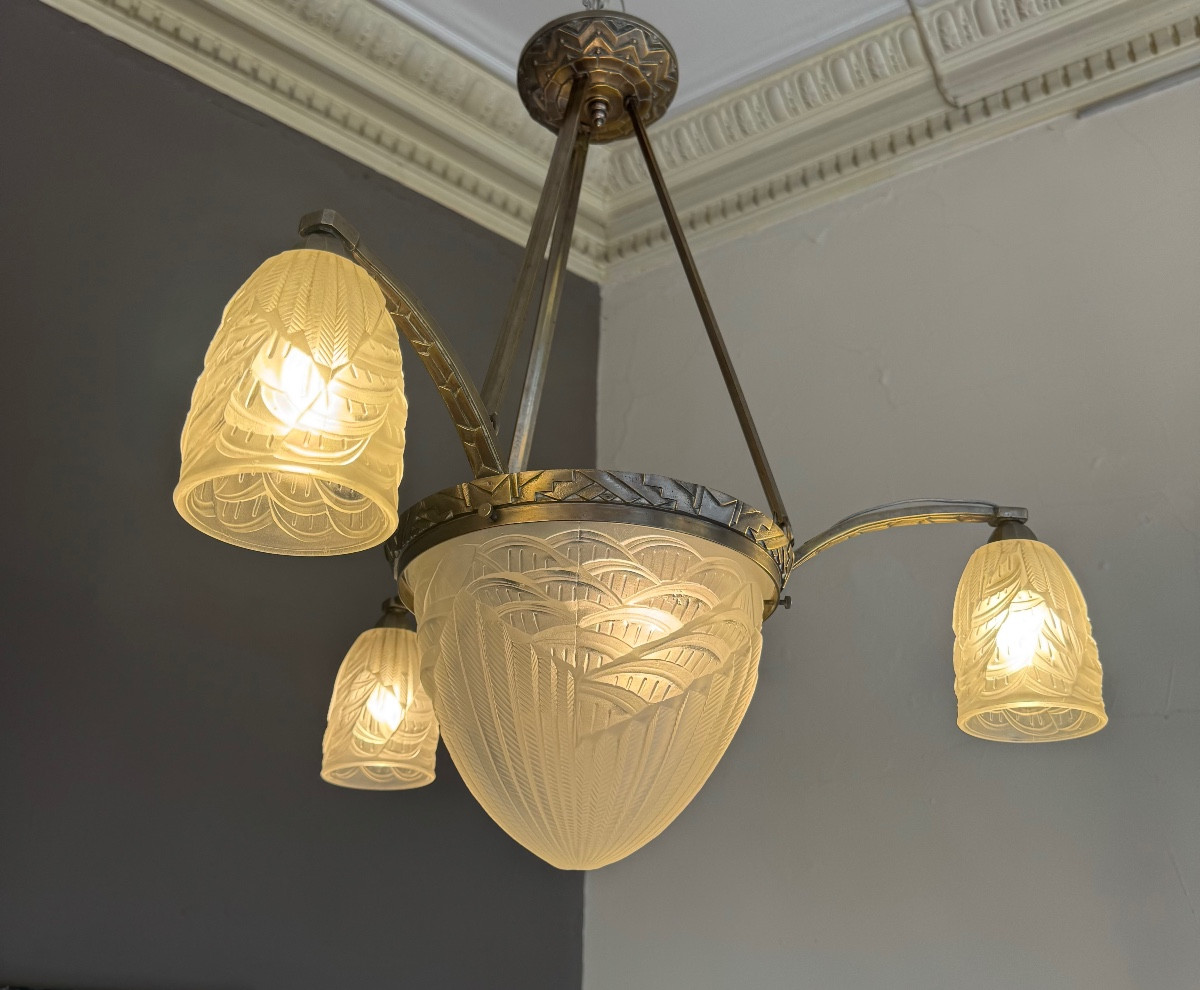 Art Deco Chandelier Signed Schneider France 403 With Three Tulips And A Shell (art Deco Chandeliers 1930 
