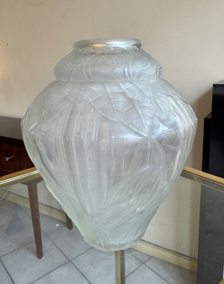 Vase Art Déco Modèle «  Iris » signé A. Hunebelle / Verre satiné blanc ( vases art deco 1930 ) -photo-2