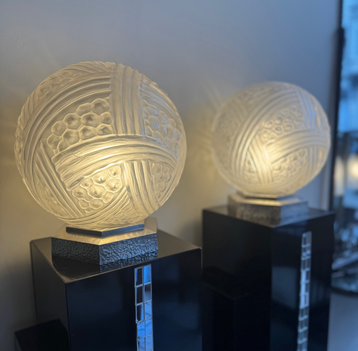 Importante Paire de Lampes Hettier & Vincent «  Boule Turbans » bronze ( lampe art deco 1930 ) -photo-4