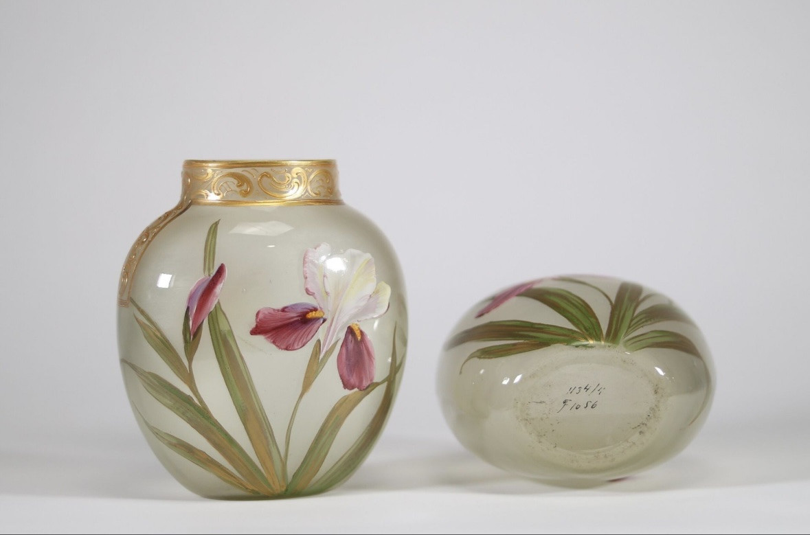 Pair Of Art Nouveau Vases In Translucent Glass With Iris Decoration Circa 1900 (art Nouveau Vase) -photo-4