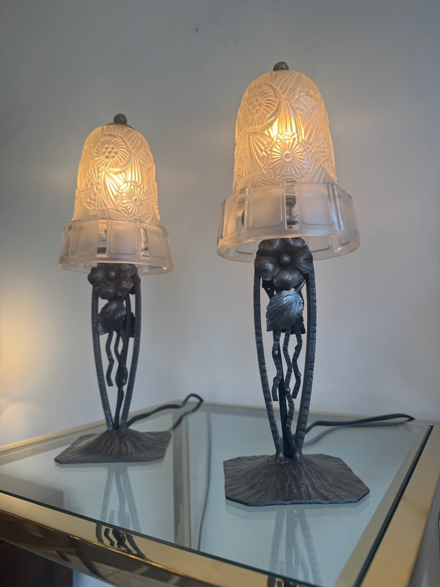 Paire de Lampes Art Déco Signées Hettier-Vincent / Fer forgé et verre  ( lampe art deco 1930 ) -photo-2