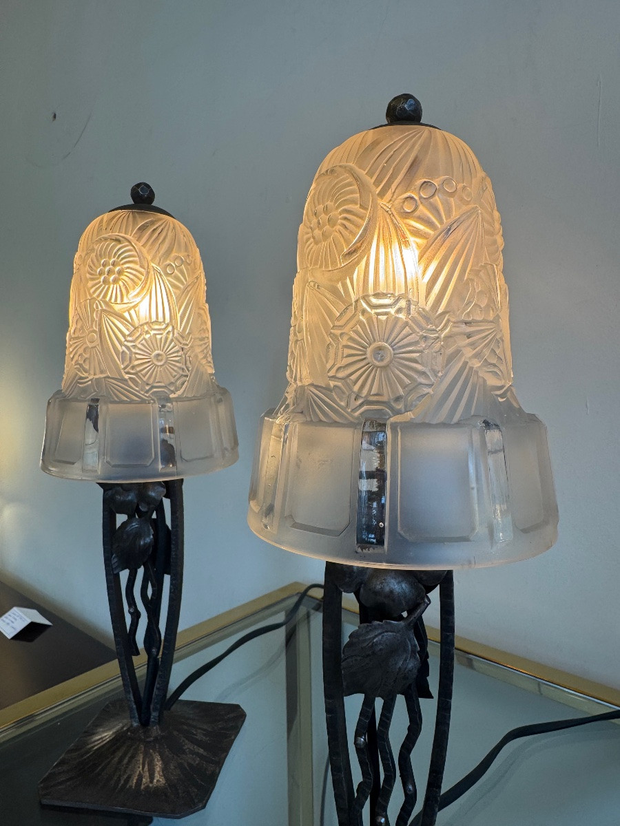 Paire de Lampes Art Déco Signées Hettier-Vincent / Fer forgé et verre  ( lampe art deco 1930 ) -photo-3