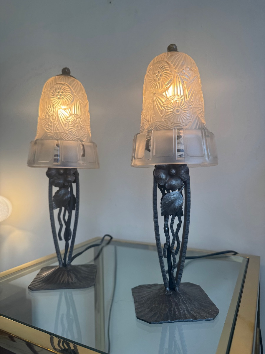 Paire de Lampes Art Déco Signées Hettier-Vincent / Fer forgé et verre  ( lampe art deco 1930 ) -photo-4