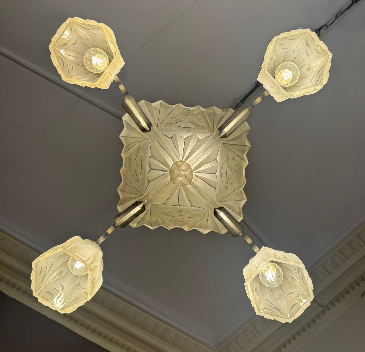 Lustre Art Déco Degué une vasque et trois tulipes / bronze nickelé  ( lustres art deco 1930 ) -photo-3