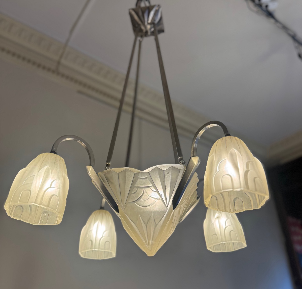 Lustre Art Déco Degué une vasque et trois tulipes / bronze nickelé  ( lustres art deco 1930 ) 