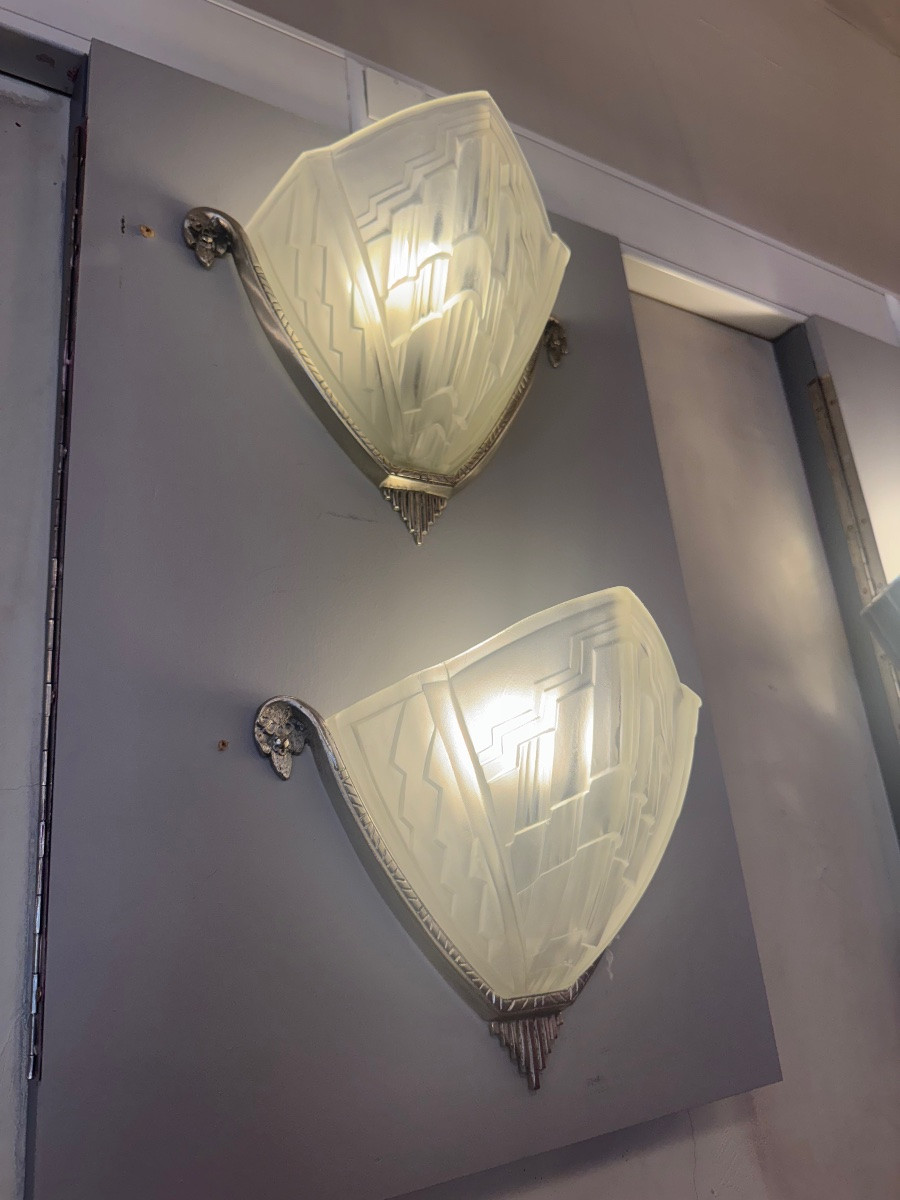 Pair Of Art Deco Wall Lights Signed Noverdy France / Pressed Glass And Bronze (art Deco 1930) -photo-3