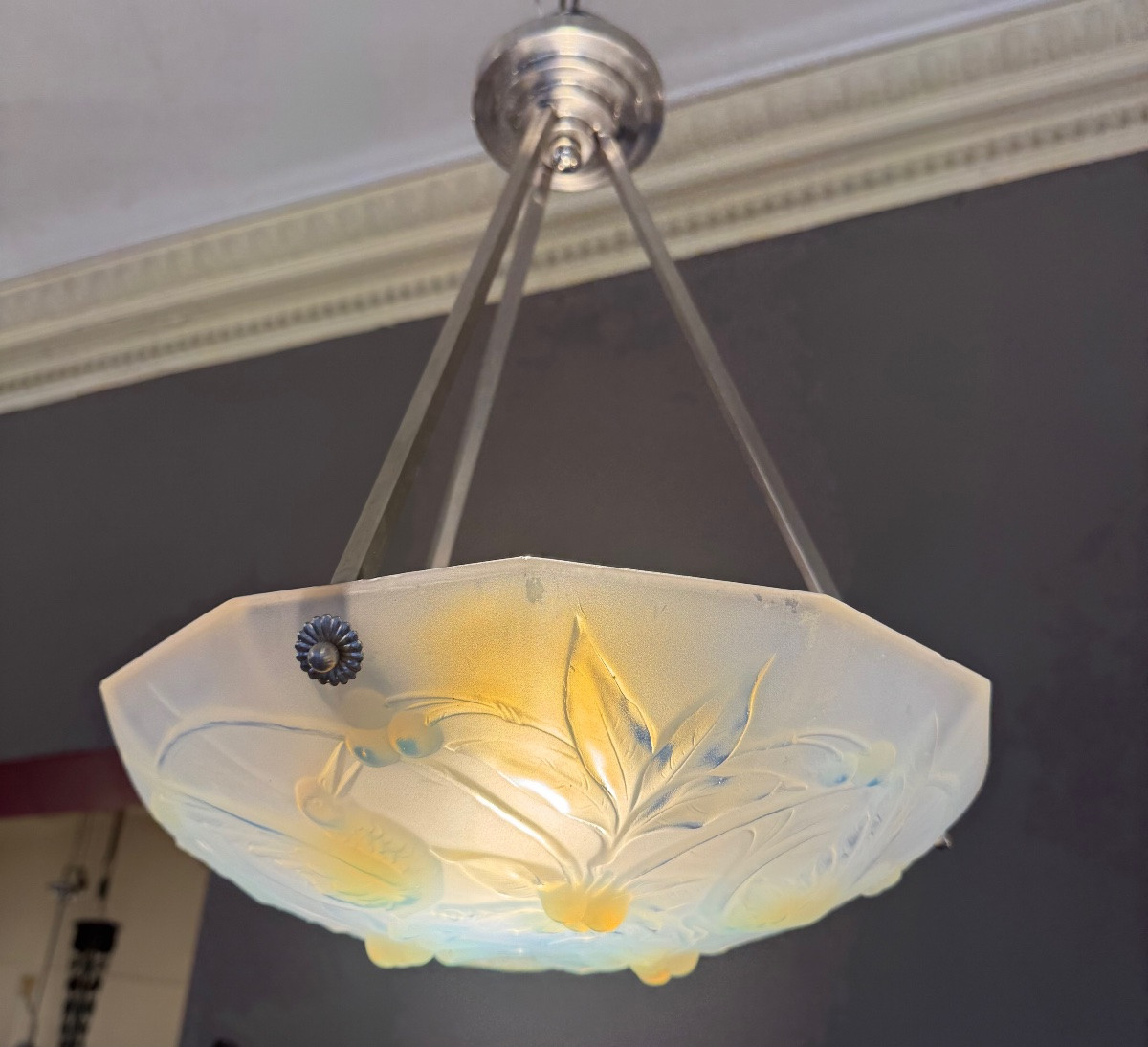 Suspension / Plafonnier Art Déco Verlys en Verre opalescent  ( lustre art deco 1930 ) -photo-2