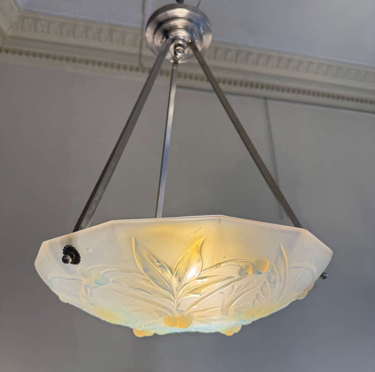 Suspension / Plafonnier Art Déco Verlys en Verre opalescent  ( lustre art deco 1930 ) -photo-3