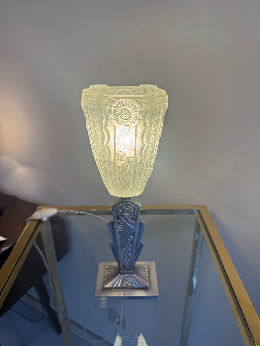 Lampe Art Déco Donna Paris en verre moulé pressé et bronze nickelé ( lampes art deco 1930 ) -photo-3