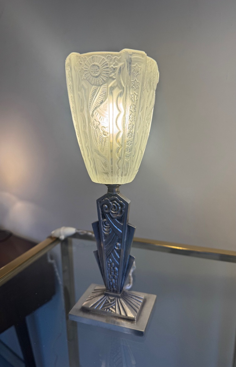 Lampe Art Déco Donna Paris en verre moulé pressé et bronze nickelé ( lampes art deco 1930 ) -photo-4