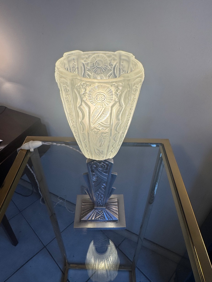 Lampe Art Déco Donna Paris en verre moulé pressé et bronze nickelé ( lampes art deco 1930 ) -photo-3