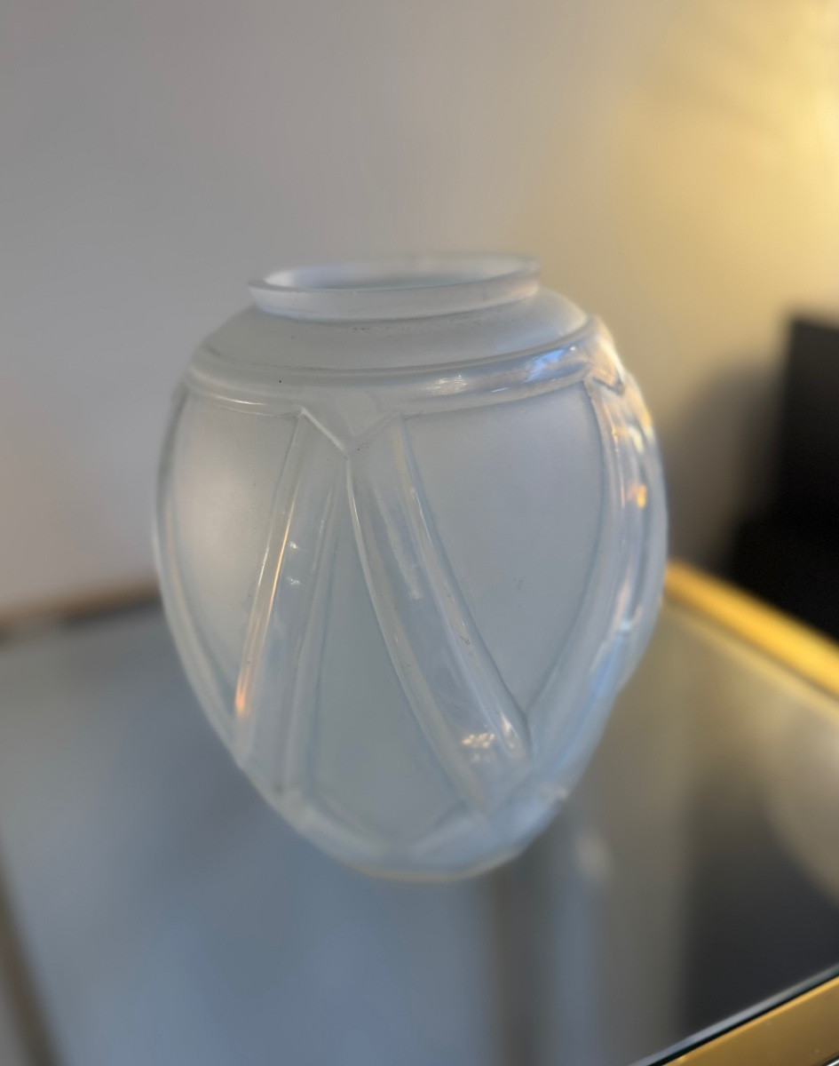 Vase Art Déco Opalescent Modèle « Etrusque » Signé André Hunebelle ( vases art deco 1930 ) -photo-3